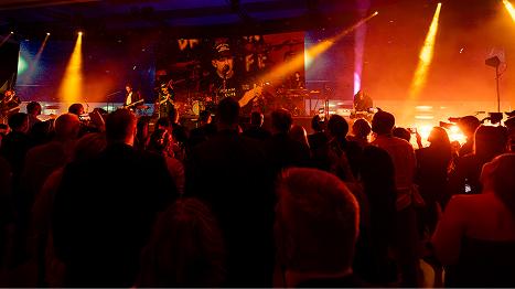 concert audience photo